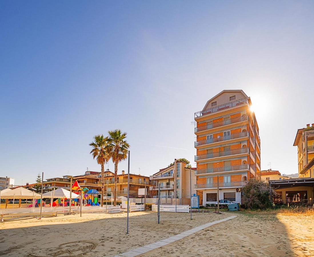 Sulla Via Del Mare - Appartamento A Silvi Marina Exterior foto